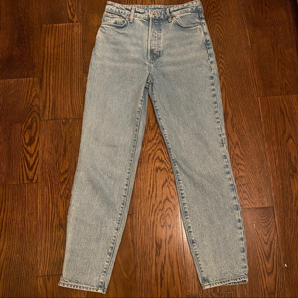 H&M light wash mom jeans